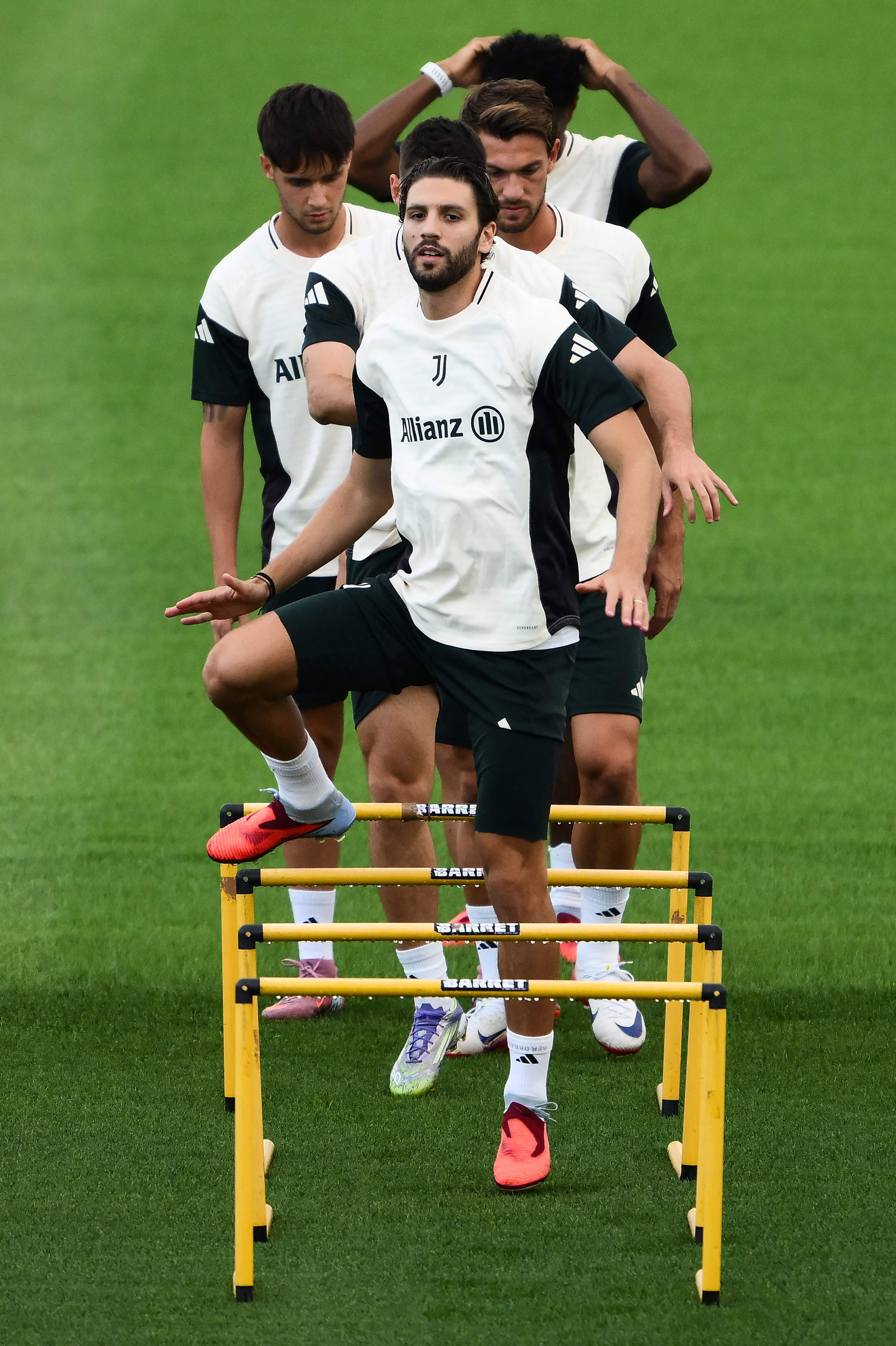 开云全站 Doinb关键节点精彩发挥，尤文图斯带队取胜！